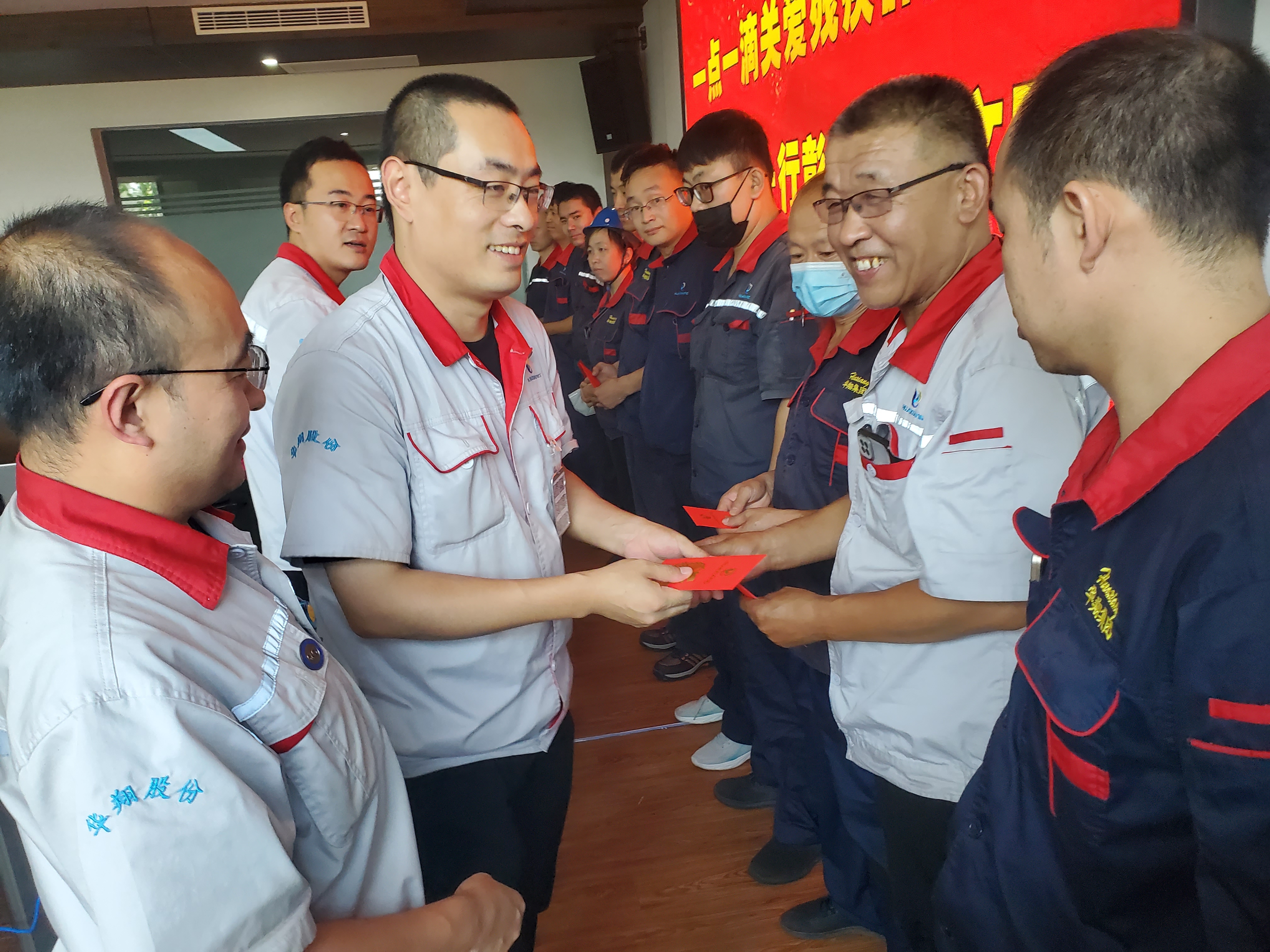 “扶殘助殘有你有我”，華翔很暖心！
