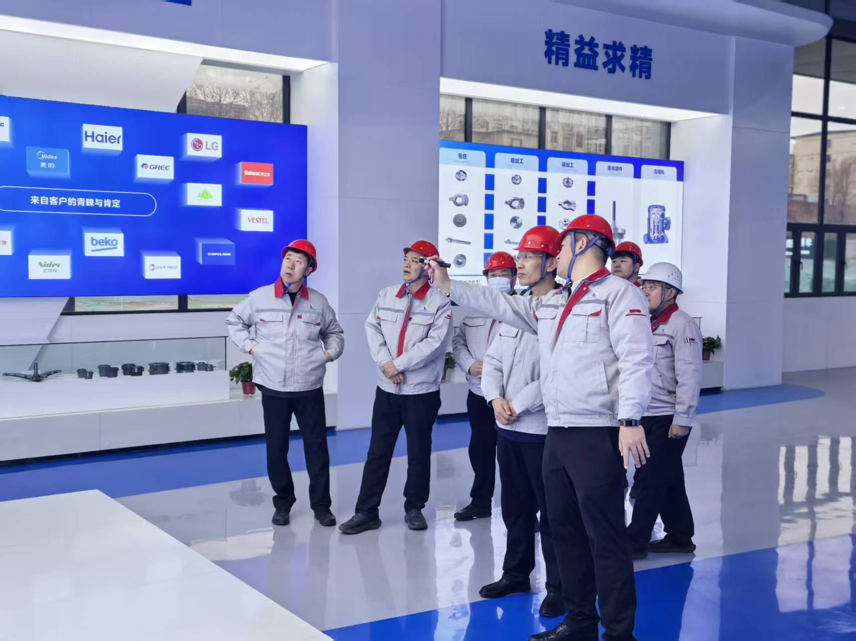 臨汾市委常委、洪洞縣委書記張晉偉深入華翔洪洞智能科技產(chǎn)業(yè)園調(diào)研